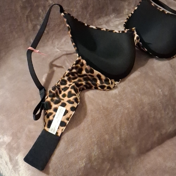 Ambrielle Leopard Print Bra with Black Straps - Picture 2 of 6